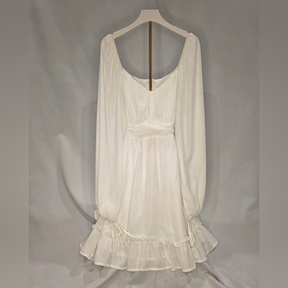 Elegant White Long Sleeve Dress